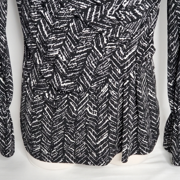 Ellen Tracy Twist Waist Detail Top - Picture 4 of 9